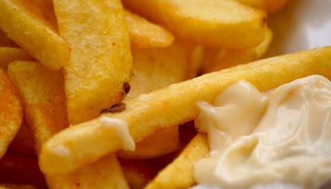 比利时75万吨土豆面临被扔 呼吁居民每周吃两次薯条